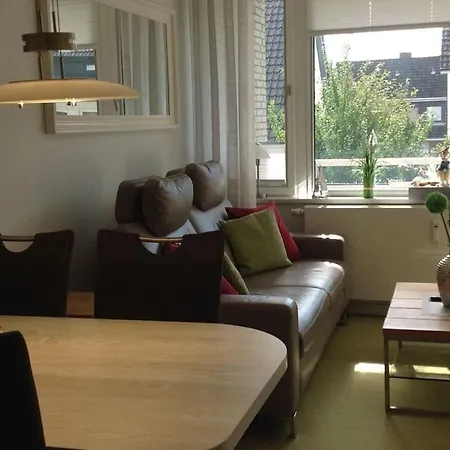 Watt's Happiness Close To The Apartment